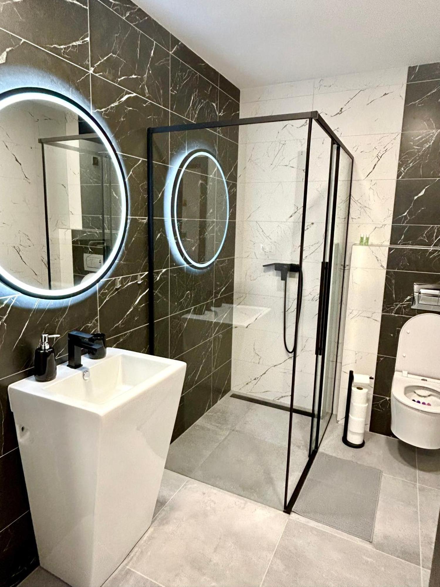Apartmany Premium Se Soukromym Parkovanim Česká Lípa エクステリア 写真